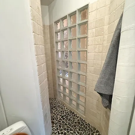 Διαμέρισμα & Stylish 3-person I 5 Min To Metro