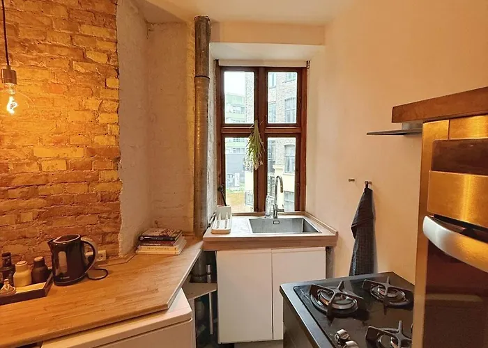 Apartman & Stylish 3-person I 5 Min To Metro *