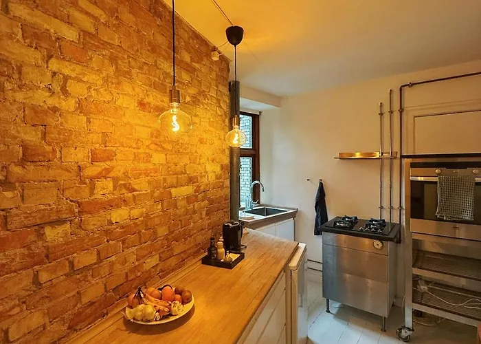 & Stylish 3-person I 5 Min To Metro *